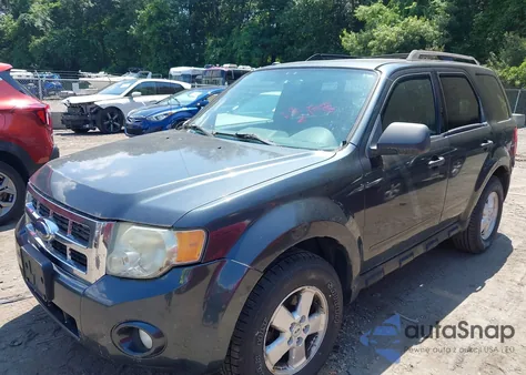 2009 Ford Escape Xlt z USA, uszkodzony, nr VIN 1FMCU93G49KD03777